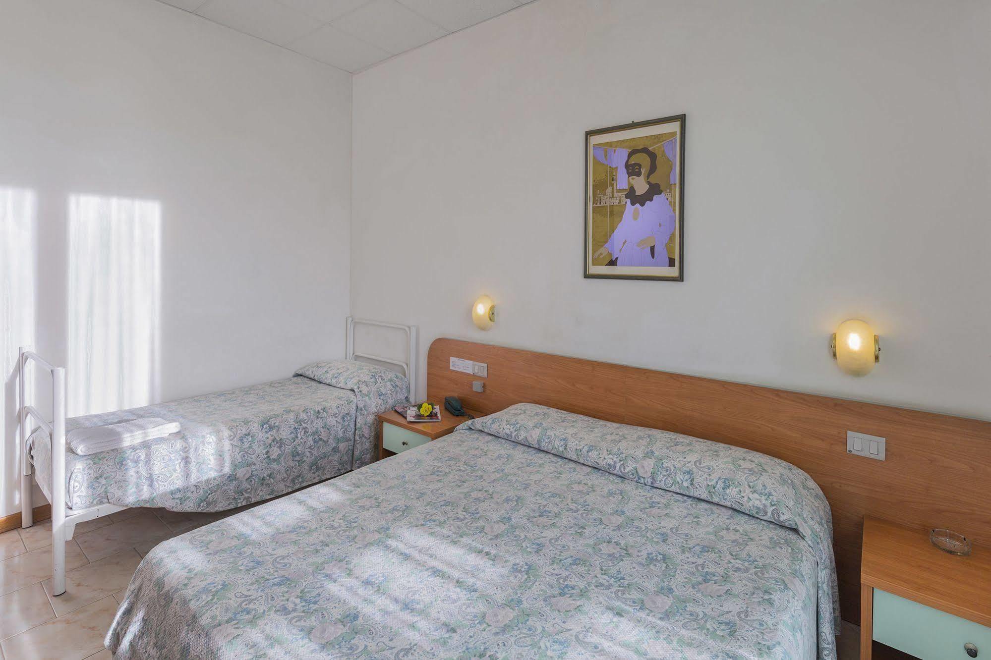 Hotel Darsena Passignano sul Trasimeno Bagian luar foto