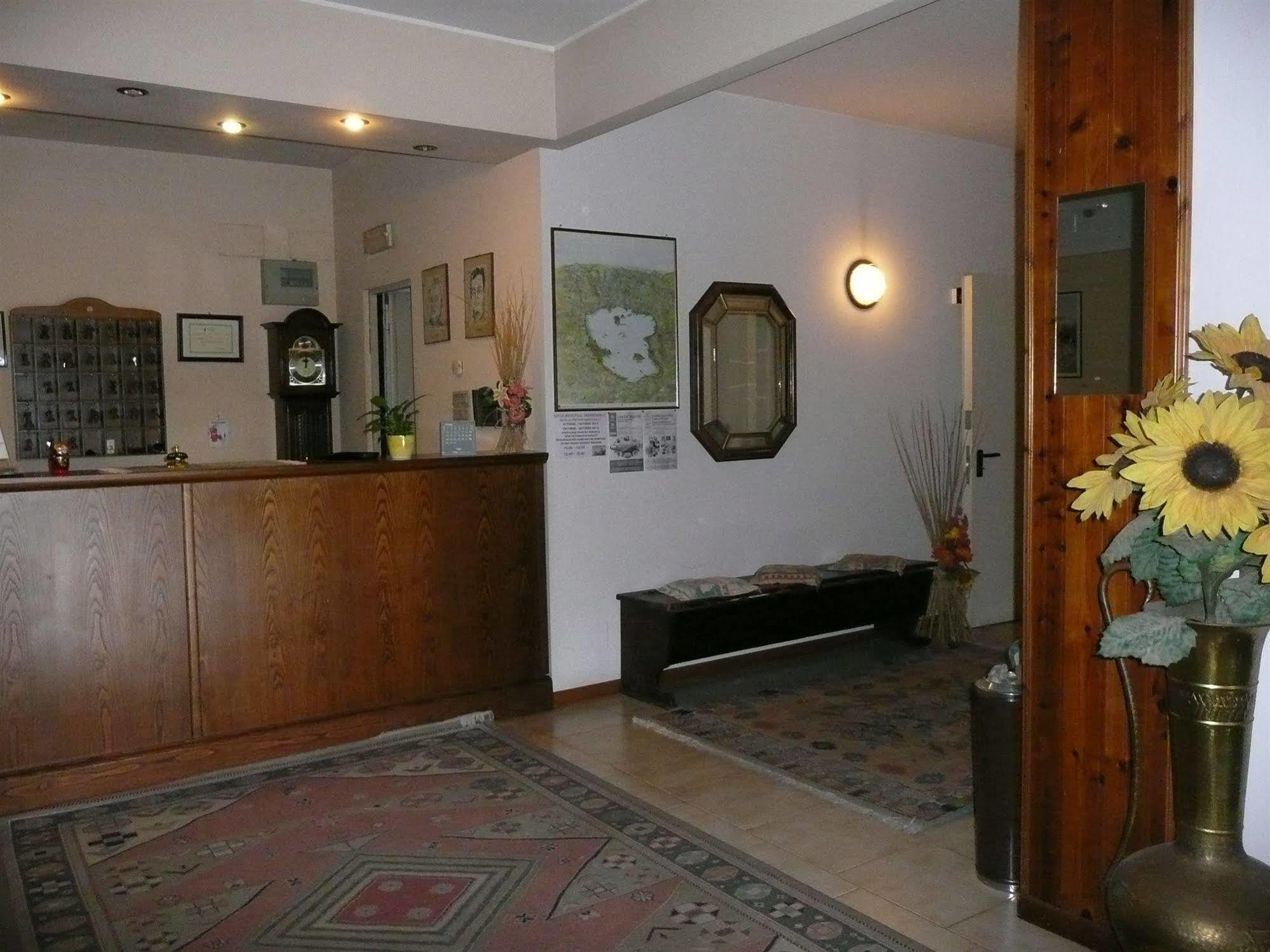 Hotel Darsena Passignano sul Trasimeno Bagian luar foto