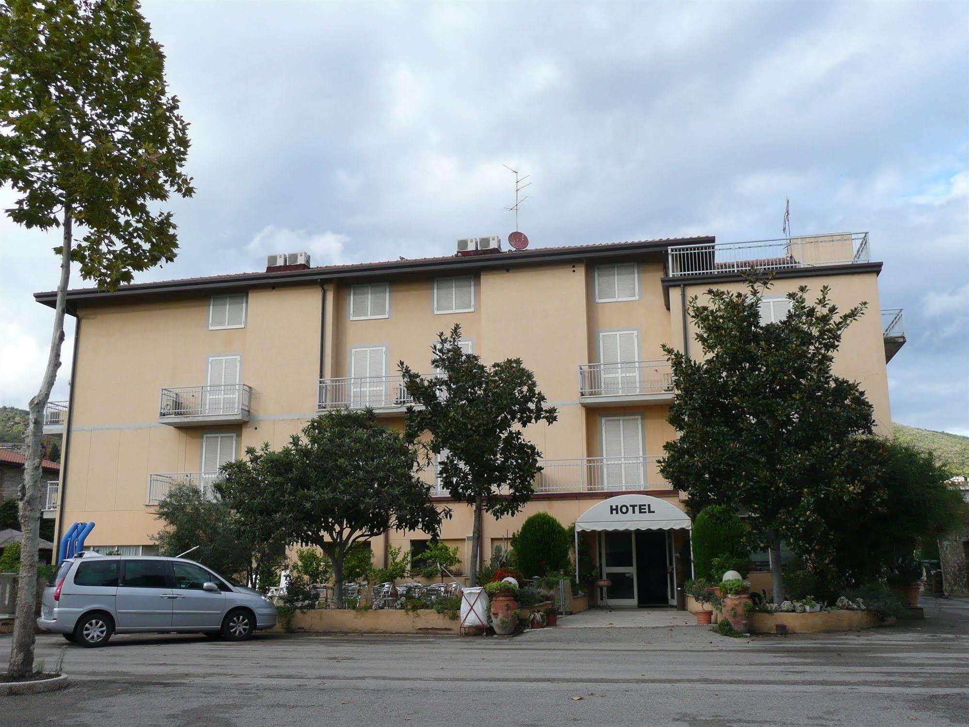 Hotel Darsena Passignano sul Trasimeno Bagian luar foto